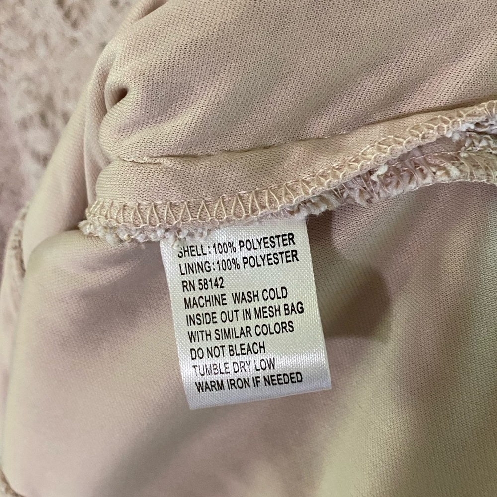London Times NWT sz 10 classy oatmeal crochet/lined. Back zip/soft material. New - Picture 13 of 15